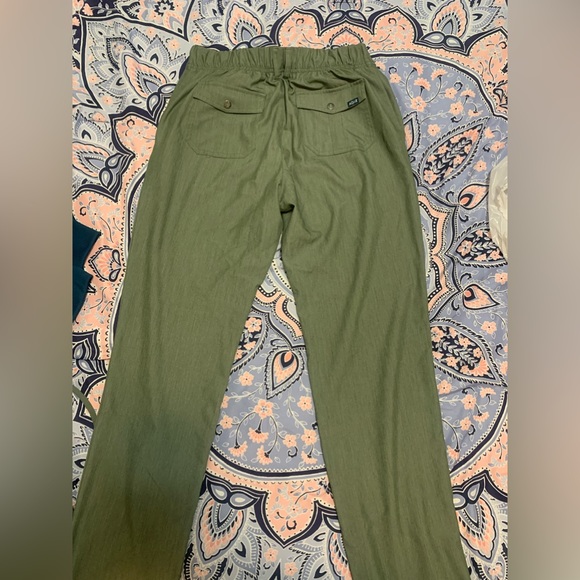 Women’s scrubs: sz xs, small & med - Picture 8 of 9